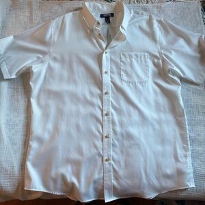 Like New Lands' End Men's White Casual XLT Button Down Shirt